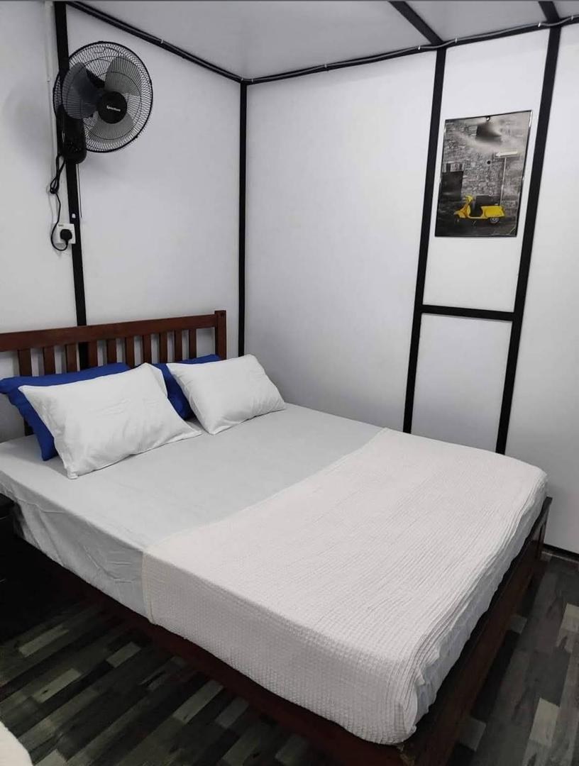 Queen Room interior